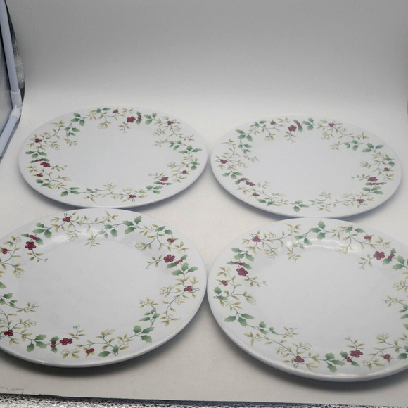 NEW Set Of 4 Pfaltzgraff Melamine Winterberry Dinner Plates 10.25 Inches - Picture 4 of 7